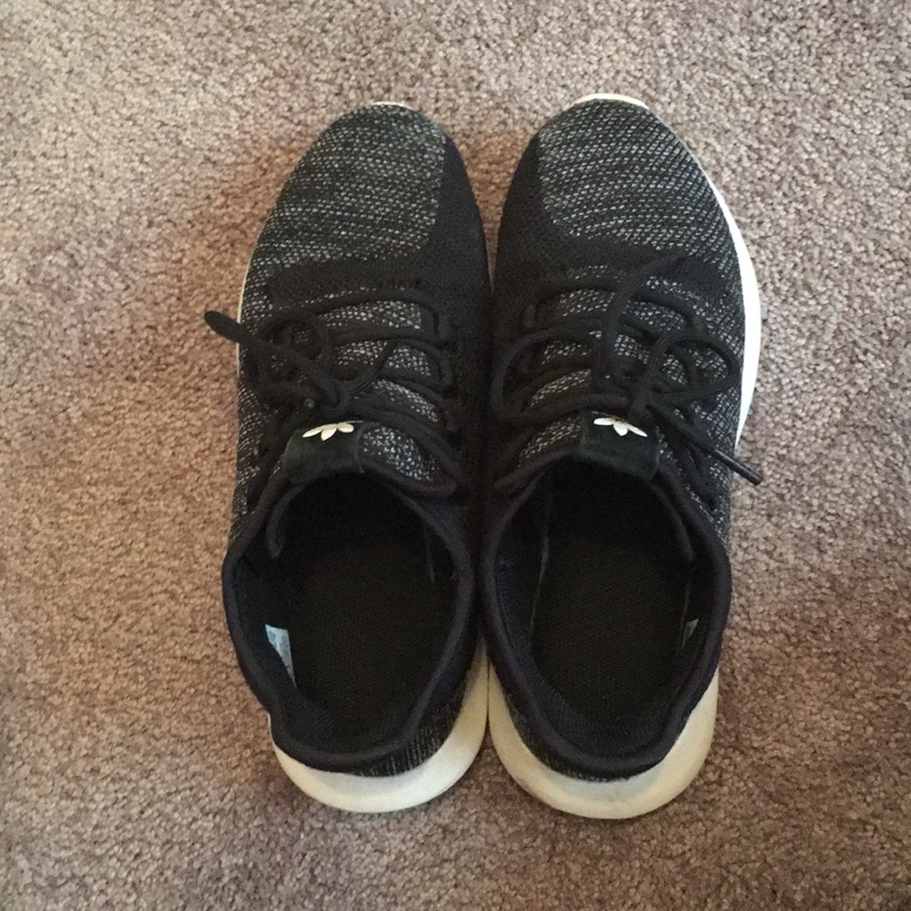 Adidas tubular shadow